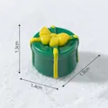 Miniature boîte cadeau de Noël verte avec nœud jaune pour micro paysage décoratif - 1.4x1.5x1.3cm
