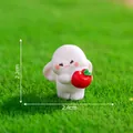 Süße Miniatur-Hasenfigur mit rotem Apfel für DIY-Mikrolandschaft-Gartendekoration - 2,4x2,2cm