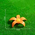 Statuetta miniatura fiore arancione in PVC 5,4cm per cruscotto e micro paesaggio - Fiore Arancione / 1 Pezzo
