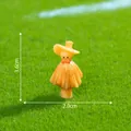 Miniatuur oranje vogelverschrikker voor tuin micro landschap DIY decoratie 3,6 cm hoog - Omhoog Kijkende Vogelverschrikker