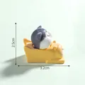 Mini figura de gato esquiando en trineo amarillo para micro paisaje DIY - 2.5x3.2cm / 5# Conducir