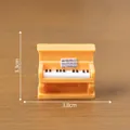 Pianoforte in miniatura arancione per decorazione casa delle bambole DIY, 3,8x3,3cm - Pianoforte Verticale Beige