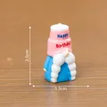 Figura de gnomo en miniatura con sombrero de feliz cumpleaños, altura de 2,5 cm - Gnomo de Cumpleaños / Estilo Sombrero de Pastel