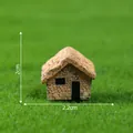 Miniatura di casa in pietra retrò con tetto di paglia per micro paesaggi, 2,2 cm - Casa in Pietra di Paglia Stile 2 / 2,2x2,0cm