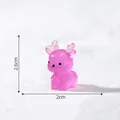 Mini statuetta di cervo natalizio rosa luminosa per paesaggio innevato DIY, 2,6 cm - 2.6x2cm / Rosso rosa