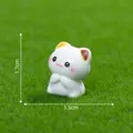 Miniature white calico cat figurine for miniature garden DIY decoration, 1.7cm height - Head Tilt (2#) / 1.7x1.5cm