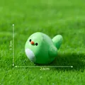 Linda figurita de pájaro verde en miniatura para decoración de micro-paisaje, 2,6 cm largo - 1,7x2,6cm / Estilo Pájaro Verde