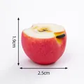 Realistisch miniatuur half-gesneden rode appel hars beeldje voor doe-het-zelf knutselen, 2,5cm - Rode Appel