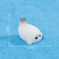 Figurine de phoque blanc miniature pour micro-paysages DIY, taille 2,7cm x 2,1cm - Position allongée / 2.7x2.1cm