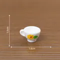 Tazzina da tè in miniatura in porcellana bianca per casa delle bambole, 1,6x1,0cm - Tazza / Giallo