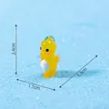 Niedliche gelbe Seepferdchen-Miniaturfigur aus Harz für Mikrolandschaften, 2,4 cm hoch - 2.4x1.1x1.3cm