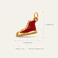 Pendentif basket en émail rouge en acier inoxydable doré avec dimensions précises - Chaussure Montante Or