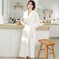 Luxe gezellige en dikke witte flanellen badjas voor ontspanning thuis in de winter - XL / Robe / Wit (Dames)