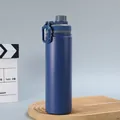 Dunkelblaue Edelstahl Vakuum isolierte Trinkflasche mit praktischem Haltegriff im Freien - Ein-Finger Deckel / 530ml / Dunkelblau
