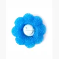 Blue flower-shaped laundry ball for pet hair removal with a cute smiley face design - 4-Pack / Blue