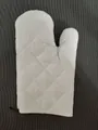 Dicker gesteppter Ofenhandschuh aus Baumwolle in Naturweiß mit braunem Randdeko - Einzelstück (26CM) / Gebrochenes Weiß