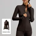Hochdehnbare atmungsaktive Doppelreißverschluss-Yogajacke in Distilled Coffee Braun - S / Oberteile / Destillierter Kaffee