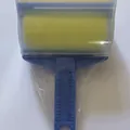 Washable reusable lint roller with blue handle and yellow sticky silicone surface - Large Brush / Blue