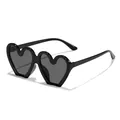 Lindas gafas de sol infantiles con forma de corazón negro para fiestas y protección solar. - Estilo de Corazón (61067) / Montura Negra Lente Gris