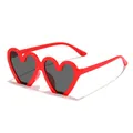 Bonitas gafas de sol con forma de corazón para niños en rojo vibrante para fiestas y exteriores - Estilo de Corazón (61067) / Montura Roja Lente Gris