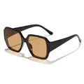 Modische übergroße Sonnenbrille mit schwarzem quadratischem Rahmen und bernsteinfarbenen Gläsern - Schwarzer Rahmen Tee Gläser