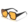 Oversize-Sonnenbrille mit quadratischem schwarzem Rahmen und orangefarbenen Gläsern. - Schwarzer Rahmen Orangene Gläser