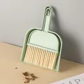 Mini juego de escoba y recogedor de escritorio con cerdas suaves en color verde menta - Verde