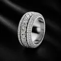 Vue détaillée d'une bague cubaine rotative argentée avec pierres CZ étincelantes - Taille 7 / Style Maille Cubaine Rotative (TJZ26031) / Argent
