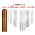 Lot de 30 aiguilles à coudre à enfilage automatique avec un tube de rangement en bois - Style Enfilage Latéral / Paquet de 30 / Étui Bois de Rose + 30 Pcs Assorties