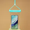Langlebige wasserdichte Handytasche mit minzgrünem Verschluss und Trageband - Einheitsgröße / Smaragd