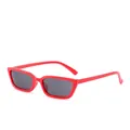 Lunettes de soleil œil de chat rétro rouge vif avec petite monture et verres gris - Monture Rouge Verres Gris Foncé
