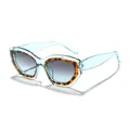 Lunettes de soleil œil de chat irrégulières avec motif léopard et monture bleu clair - Léopard Bleu Transparent Verre Gris Dégradé