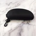 Professionelles schwarzes Sonnenbrillenetui mit Reißverschluss und Haken auf Marmor - 17cm*8cm*5.5cm / Schwarz