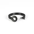 Vintage matt schwarzer Titanstahl offener Ring mit kreativem Angelhaken Design für Unisex - Größe 6 / Schwarz