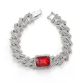 Primo piano di una collana cubana da 15 mm con una grande pietra preziosa rossa rettangolare - Bracciale Pietra Rossa / 8 pollici (20cm) / Argento