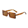 Eleganti occhiali da sole rettangolari tartarugati con lenti marroni scuro per donna - Montatura Leopardata / Lenti Tè
