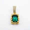Collana con pendente vintage placcata in oro con una grande gemma verde smeraldo rettangolare - un solo ciondolo, senza catena / Oro Verde
