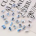 Cuentas de alfabeto acrílico plateado con chapado UV y agujeros grandes para joyas DIY - 1 Pieza / Plata UV
