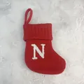 Gezellige rode gebreide kerstsok met wit geborduurde beginletter N decoratie erop - Letter N / 18*15cm