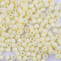 Perle a barilotto in vetro giallo pallido 5x3mm per gioielli fai-da-te e catenine - Confezione da 1g / Giallo chiaro