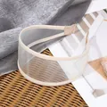 Elegante cerchietto in rete beige a tesa larga con trama delicata stile Hepburn - Bianco