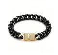 Dettaglio del bracciale a catena in acciaio nero con chiusura dorata con lettera F - Bracciale con Chiusura Lettera F (ZM14BG) / 14mm x 19cm / 7,5 pollici / Oro + Nero