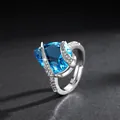 Elegante anello vintage regolabile con zircone blu acquamarina e cristalli brillanti - Platino