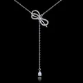 Elegante zilverkleurige strikketting met hanger met kwastje en peervormige zirkoon - Platina