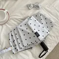 Eleganter faltbarer Sonnenschirm im koreanischen Stil mit schwarzen Punkten auf Grau - Weiß (Automatisch)