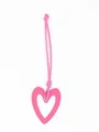 Detaillierte Nahaufnahme des pinkfarbenen Herz-Taschenanhängers aus PU-Leder - Rosa Hohl Herz Stil (22150)