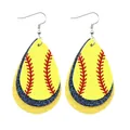 Vue détaillée de boucles d'oreilles baseball en trois couches avec paillettes - Goutte d'eau Bleu Foncé Triple Couche (10577)