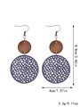 Dettaglio ravvicinato orecchini bohémien traforati con dimensioni 8,8 cm per 4 cm - Stile Tondo Geometrico Traforato / Blu Scuro (11470)