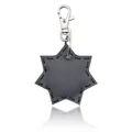 Portachiavi riflettente in pelle a forma di stella con cuciture nere e chiusura in metallo - Stella Esagonale (20927) / Grigio scuro