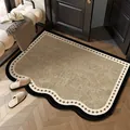 Vista dettagliata di un tappetino beige in pile a riccioli con bordi ondulati. - 40*60cm / Trama a Rombi Semplice